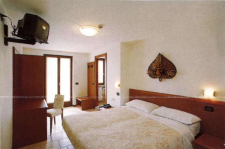 Hotel Scandola Bosco Chiesanuova Pokoj fotografie
